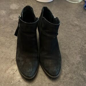 Joy Serena Vonic Boots used but still have life in them. Wear in the pictures.